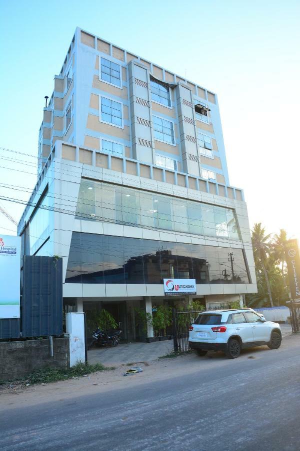 Clifften Hotell Thiruvananthapuram Exteriör bild
